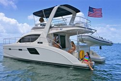 Marine Max Power Cat